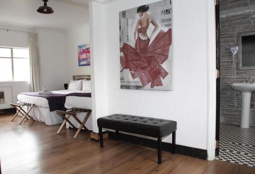 חדר בסיסי לשלושה, Sonetto