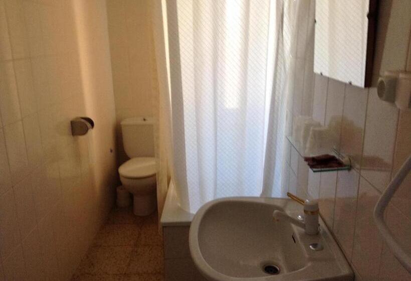 패밀리 룸, El Delfín Verde