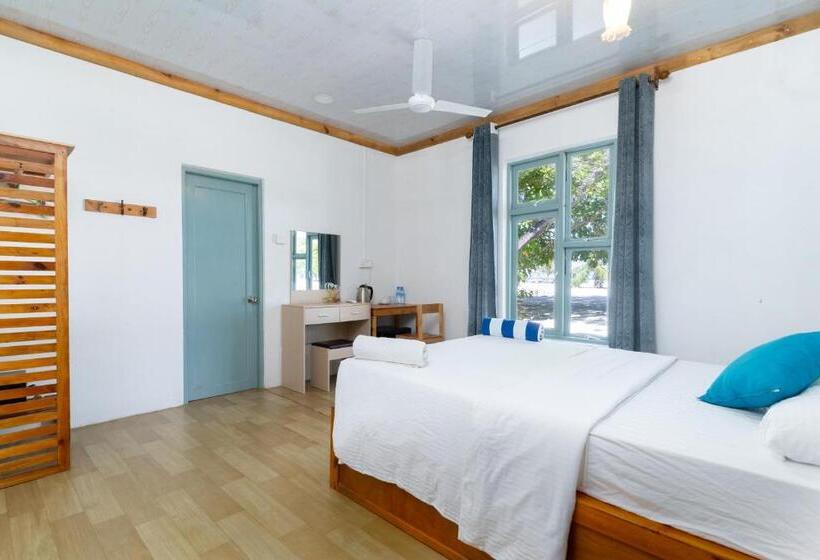 اتاق لوکس با تخت بزرگ, Leisure Inn Guest House