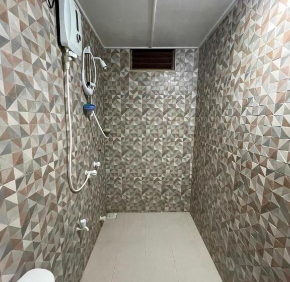 اتاق لوکس, Leisure Inn Guest House