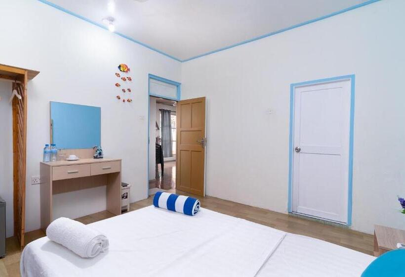 اتاق لوکس با تخت بزرگ, Leisure Inn Guest House