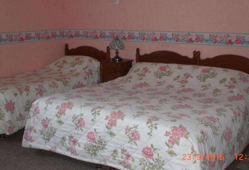 חדר סטנדרט לשלושה, Auberge De L Atre