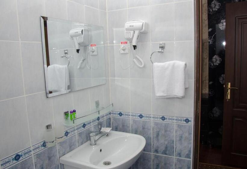 스위트 킹사이즈 침대, Poytaxt