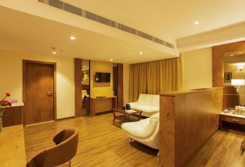 Presidential Suite, Sarovar Portico Somnath