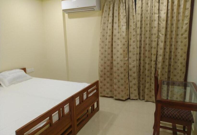 חדר דלוקס עם מרפסת, Tourist Inn