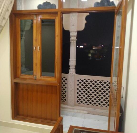 חדר דלוקס עם מרפסת, Tourist Inn