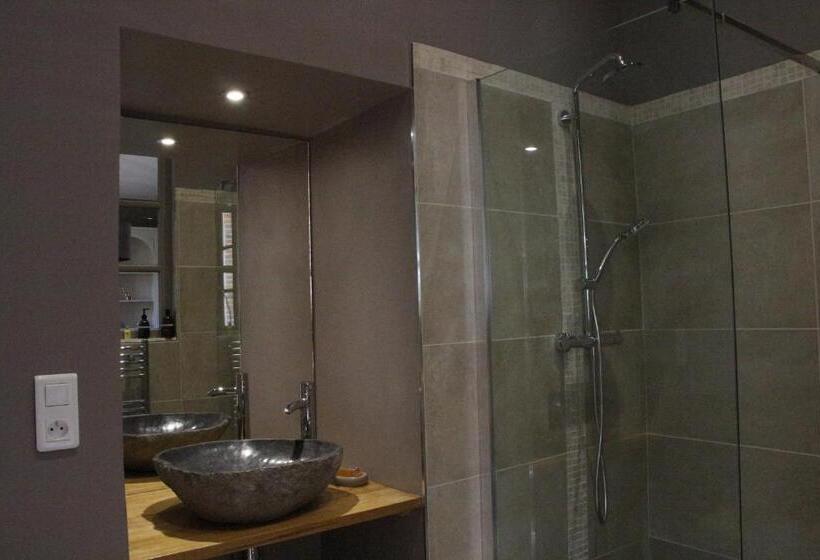 标准房带园景, Rouge Maison