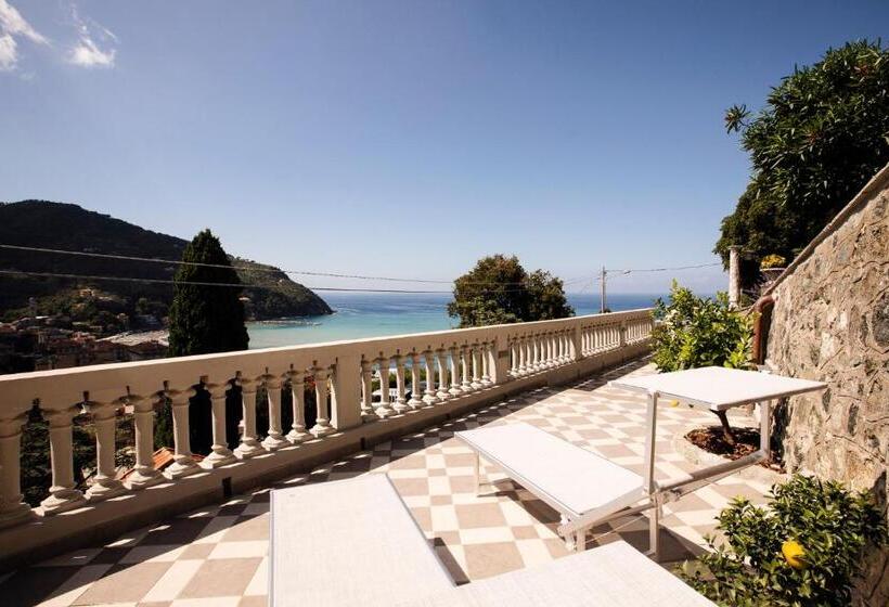 Suite with Terrace, Bellevue Rooms & Suites