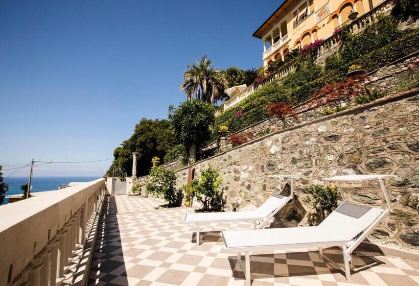 Suite with Terrace, Bellevue Rooms & Suites