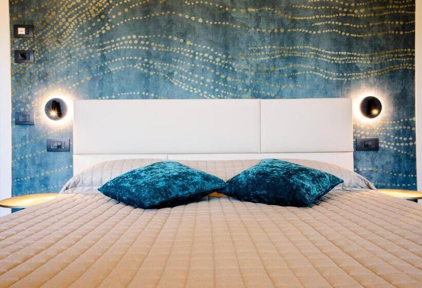 اتاق لوکس با چشمانداز دریا, Bellevue Rooms & Suites