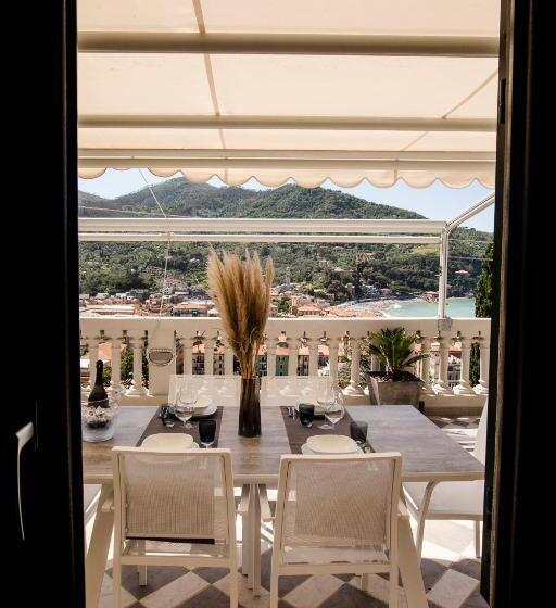 Suite with Terrace, Bellevue Rooms & Suites