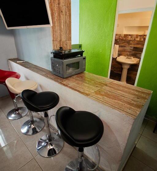 سوییت خانوادگی, Casa Ceci Inn