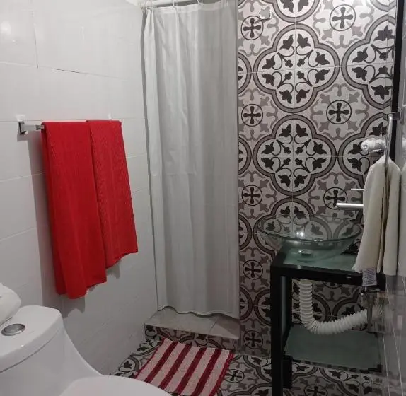 سوییت لوکس, Casa Ceci Inn