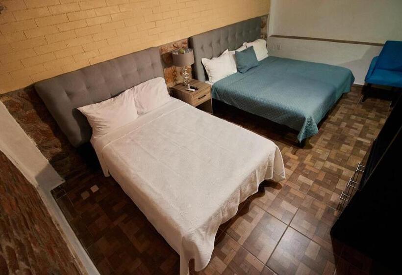 استودیوی لوکس, Casa Ceci Inn