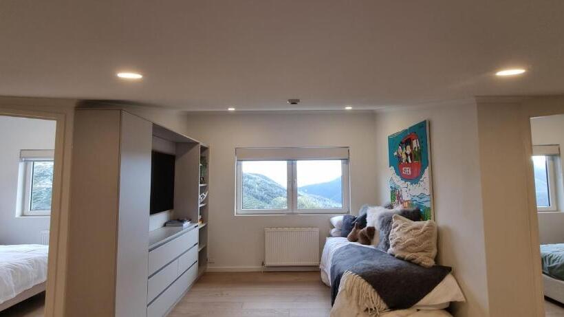 דירת פנטהאוז 1 חדרי שינה, Cedarwood Apartments