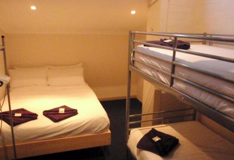 דירת חדר, Cedarwood Apartments