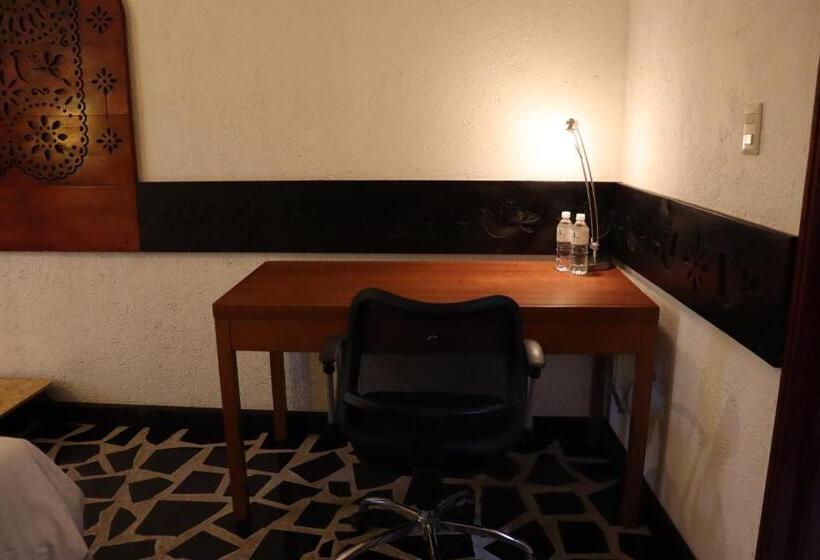 スーペリアールーム, Vitorina Cholula