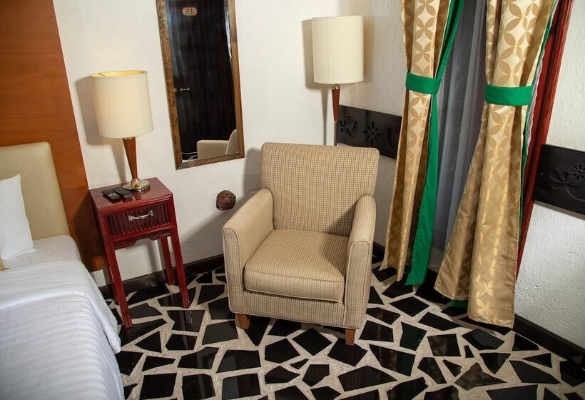 スーペリアールーム, Vitorina Cholula