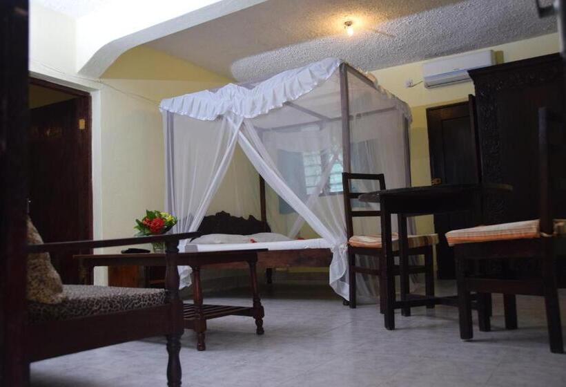 استودیوی استاندارد, Coral Beach Resort