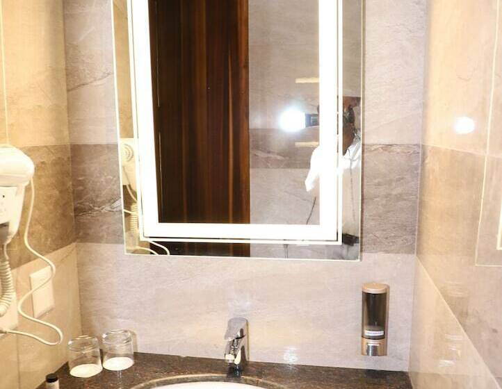 اتاق لوکس, Geeta Sarovar Portico Panipat