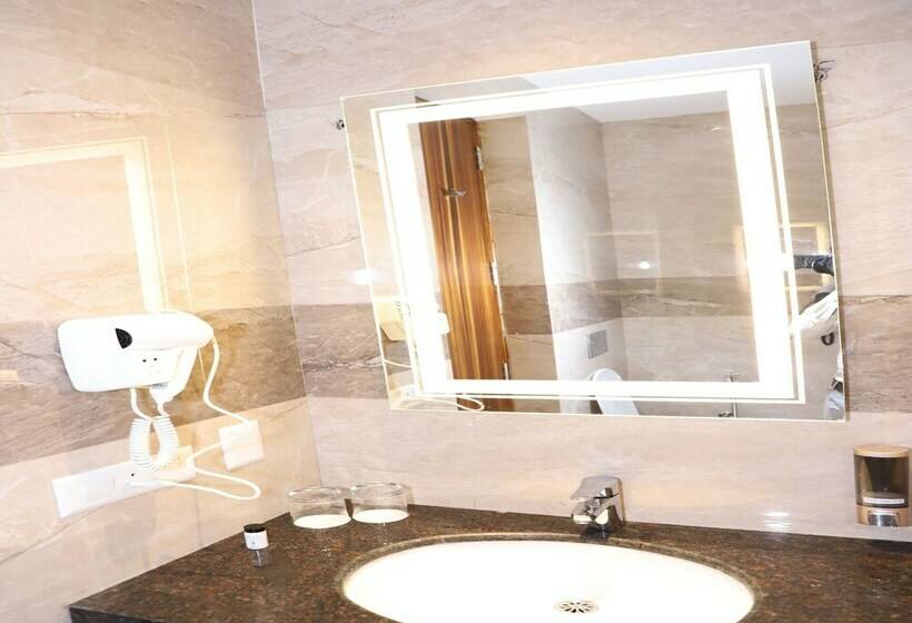 اتاق لوکس, Geeta Sarovar Portico Panipat