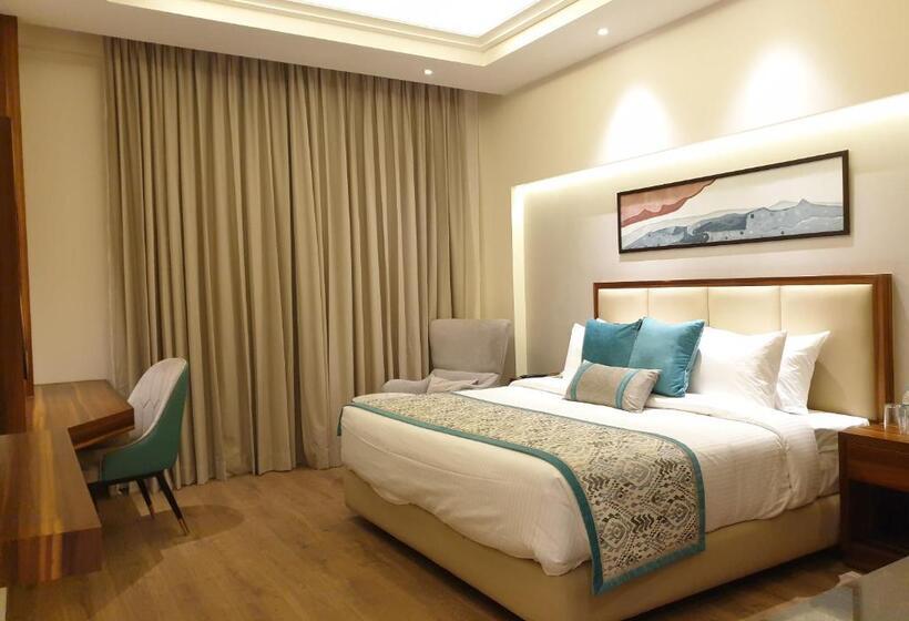 اتاق لوکس, Geeta Sarovar Portico Panipat