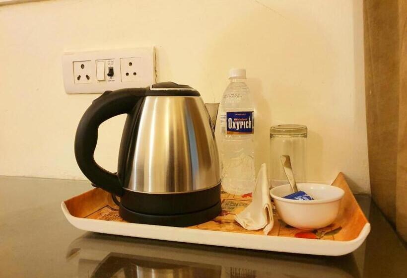 اتاق سوپریور, Merriment Hotel Sec 31