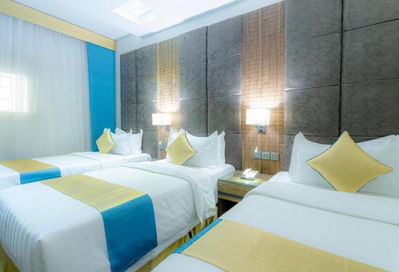 חדר סטנדרט לשלושה, Y Platinum