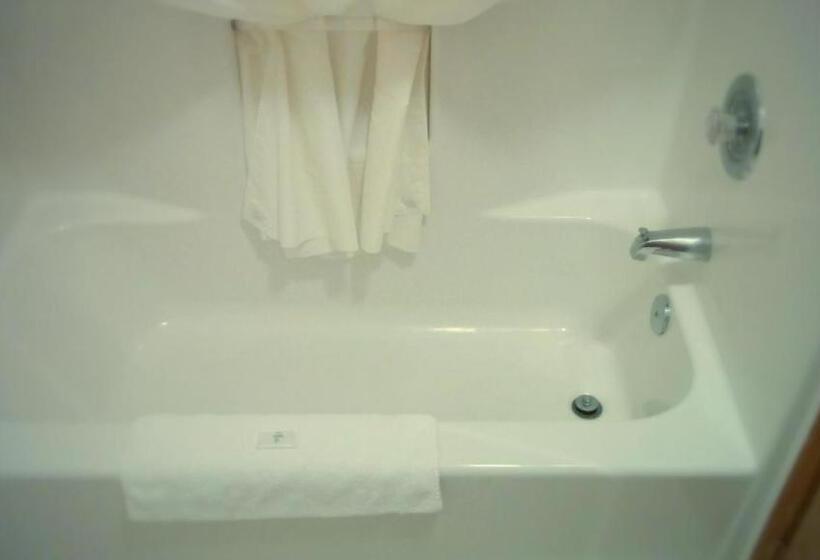 キングサイズベッドのスタンダードルーム, Wedge Mountain Inn