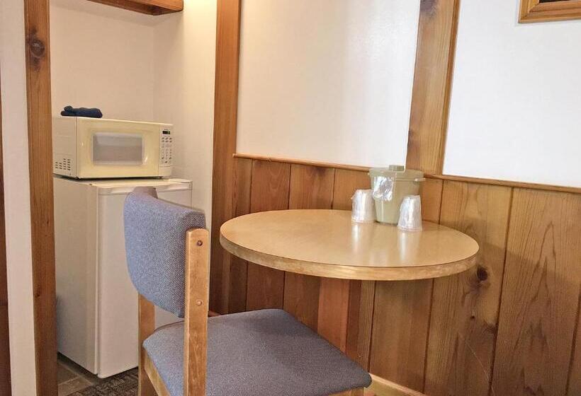 חדר סטנדרט לארבעה, Park Motel And Cabins