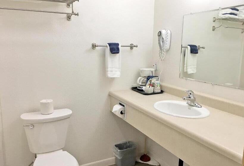 חדר סטנדרט עם מיטת קינג, Park Motel And Cabins