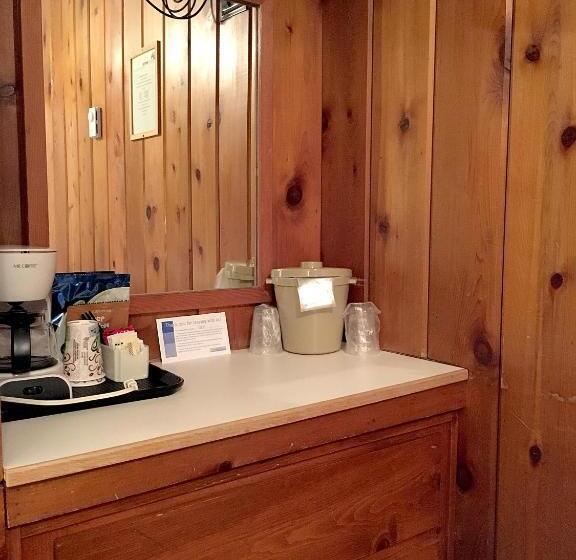 חדר אקונומי, Park Motel And Cabins