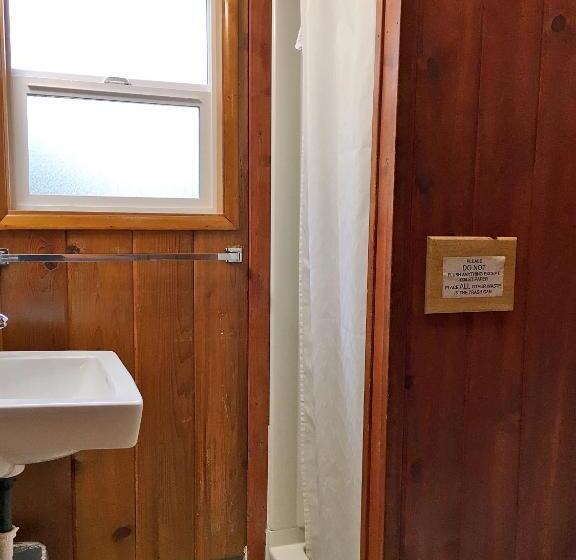 חדר אקונומי, Park Motel And Cabins