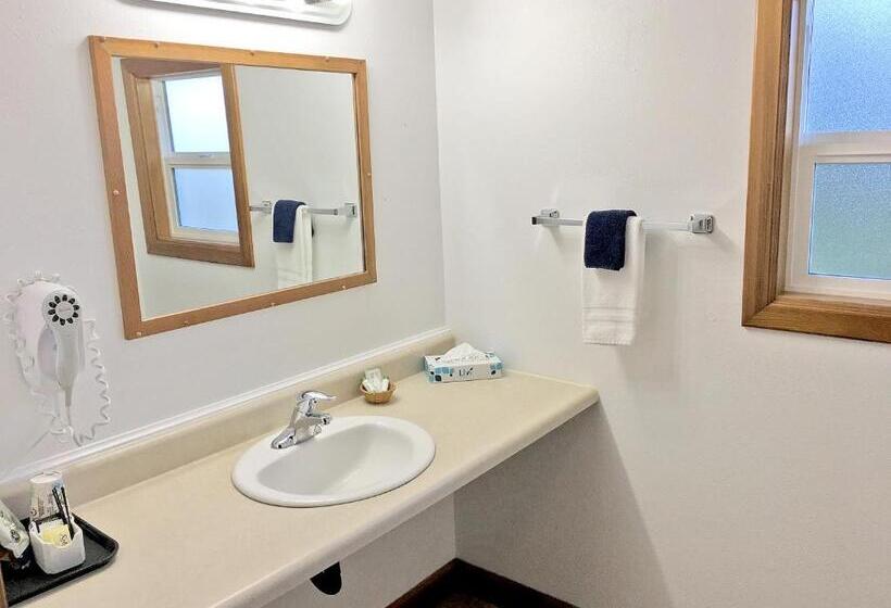 חדר סטנדרט לארבעה, Park Motel And Cabins