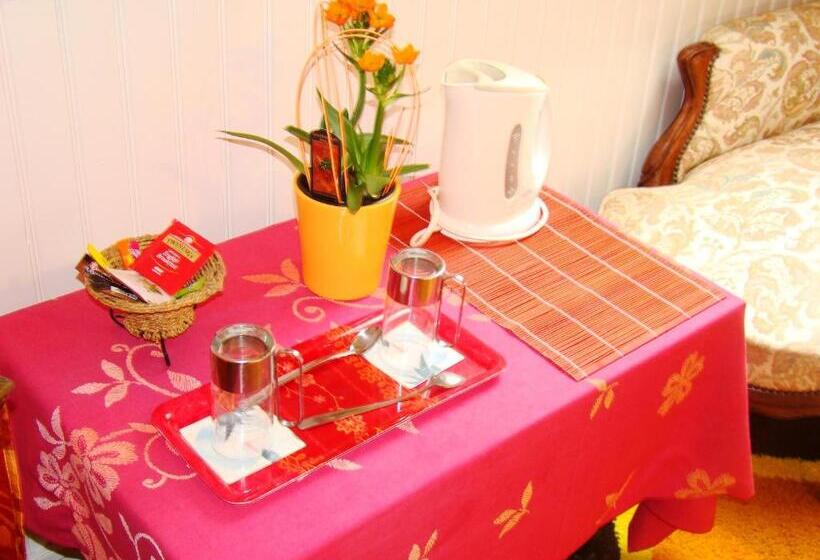 غرفة قياسية مطلّة علي الحديقة, Kernel Bihan