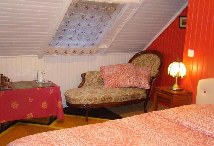 غرفة قياسية مطلّة علي الحديقة, Kernel Bihan