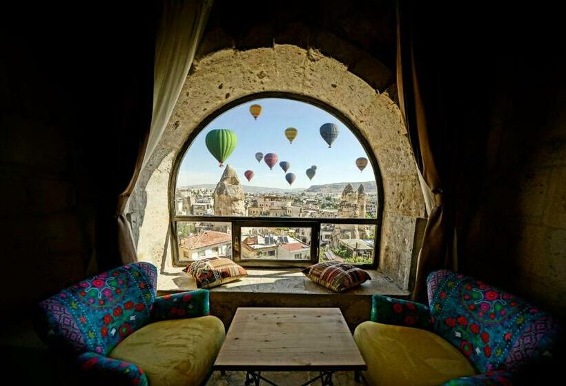 اتاق لوکس با چشم‌انداز, Arinna Cappadocia