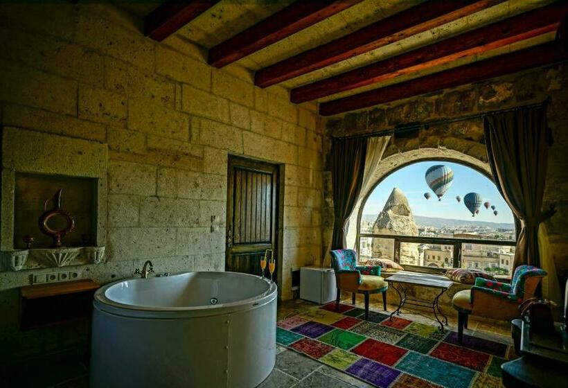 اتاق لوکس با چشم‌انداز, Arinna Cappadocia