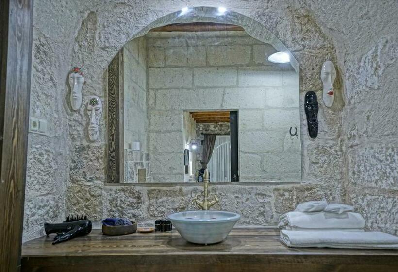 اتاق لوکس با چشم‌انداز, Arinna Cappadocia