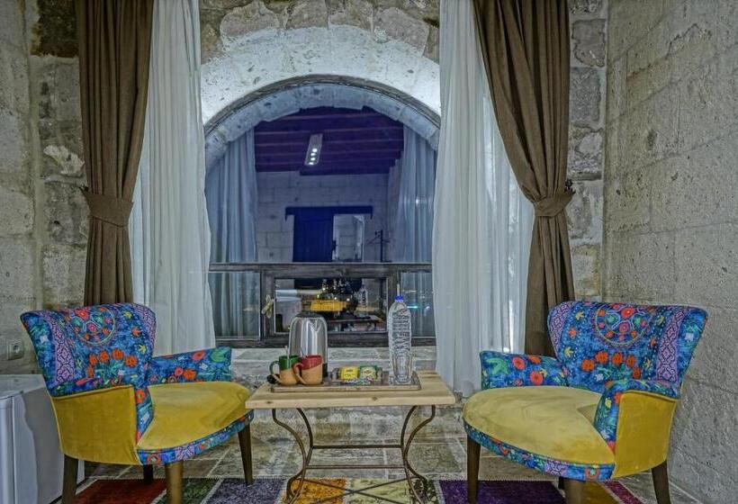 اتاق لوکس با چشم‌انداز, Arinna Cappadocia