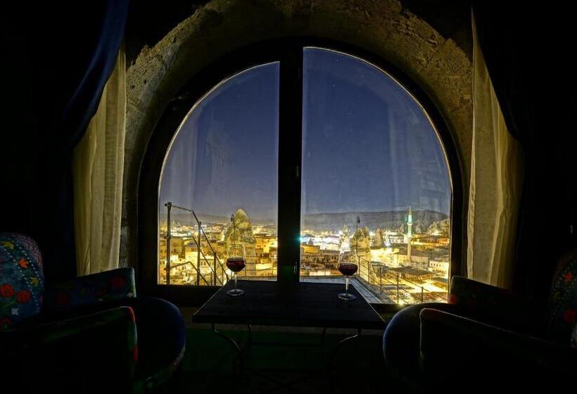 اتاق لوکس با بالکن, Arinna Cappadocia