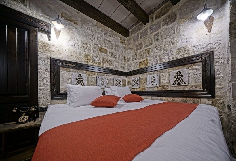 اتاق لوکس با چشم‌انداز, Arinna Cappadocia