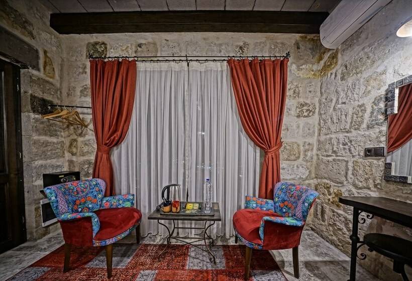 اتاق لوکس با چشم‌انداز, Arinna Cappadocia