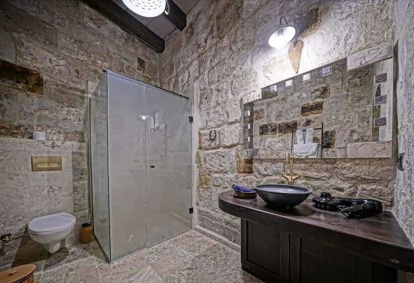 اتاق لوکس با چشم‌انداز, Arinna Cappadocia