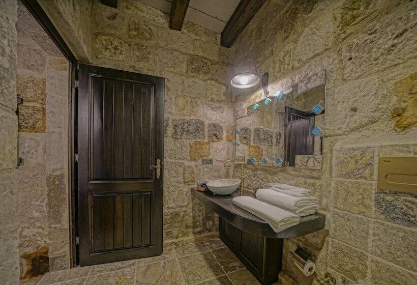 اتاق لوکس با بالکن, Arinna Cappadocia