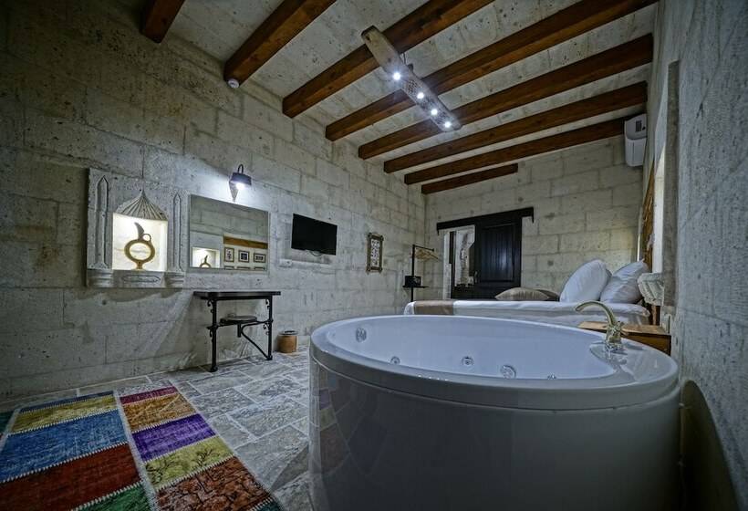 اتاق لوکس با چشم‌انداز, Arinna Cappadocia