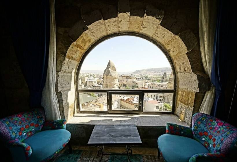 اتاق لوکس با چشم‌انداز, Arinna Cappadocia