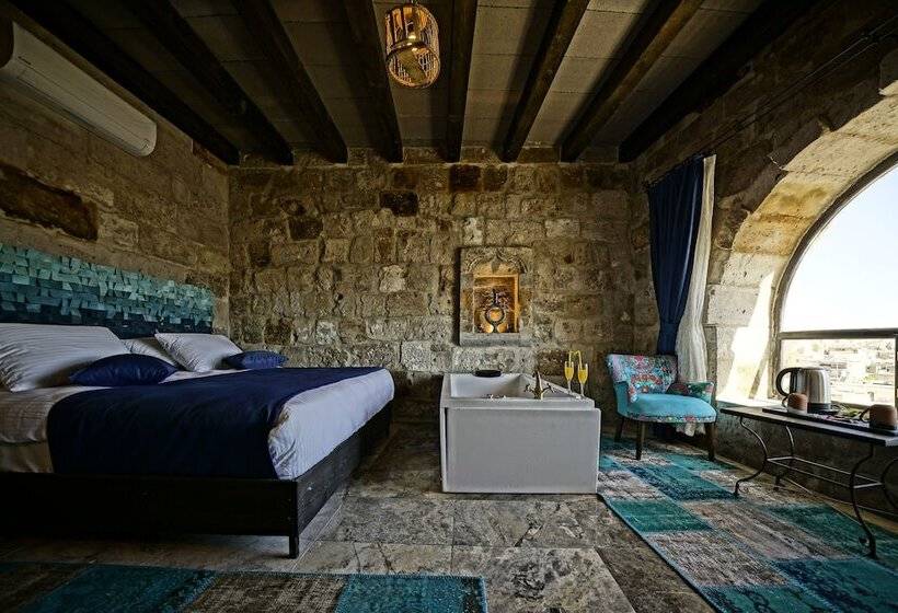 اتاق لوکس با چشم‌انداز, Arinna Cappadocia