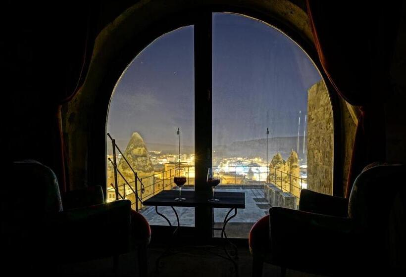 اتاق لوکس با چشم‌انداز, Arinna Cappadocia