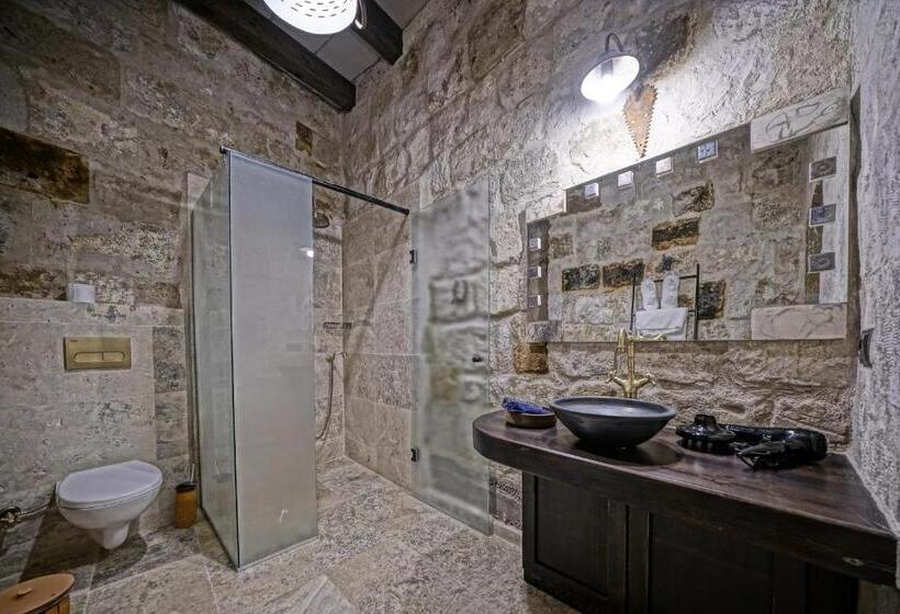 اتاق لوکس با چشم‌انداز, Arinna Cappadocia